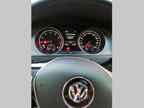 Фото Volkswagen Golf 2012 года